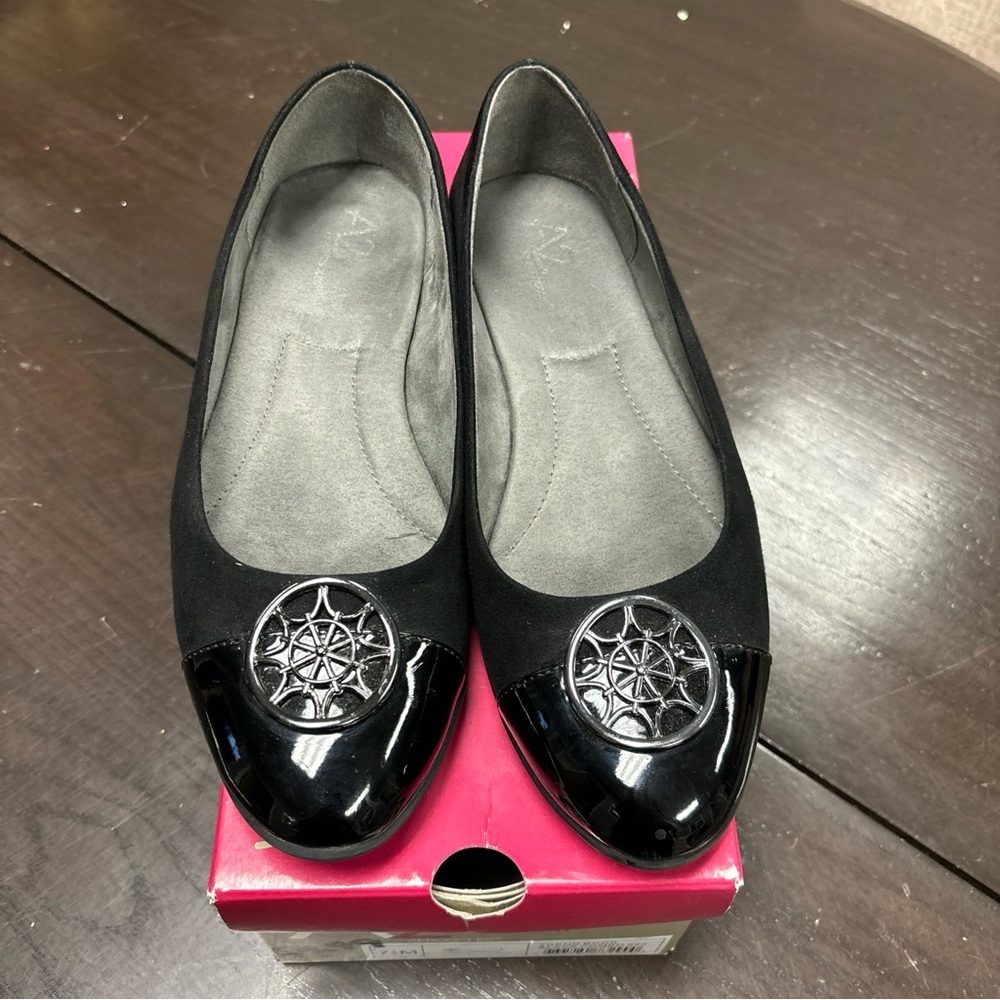A2 by Aerosoles Trend Book Size 7.5 M Black Slip-On Wedge Flat Comfort Shoes